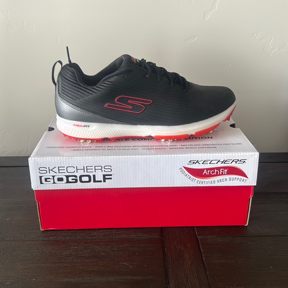 Men’s golf shoe
